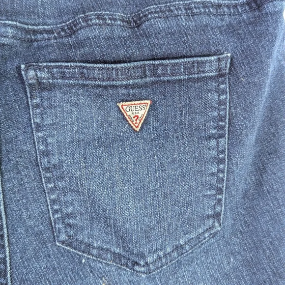 Guess women's distressed jeans shorts size xs - Picture 4 of 6